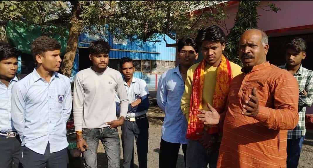 Khategaon News: 13 students of New Little Flower School were deprived of high school examination