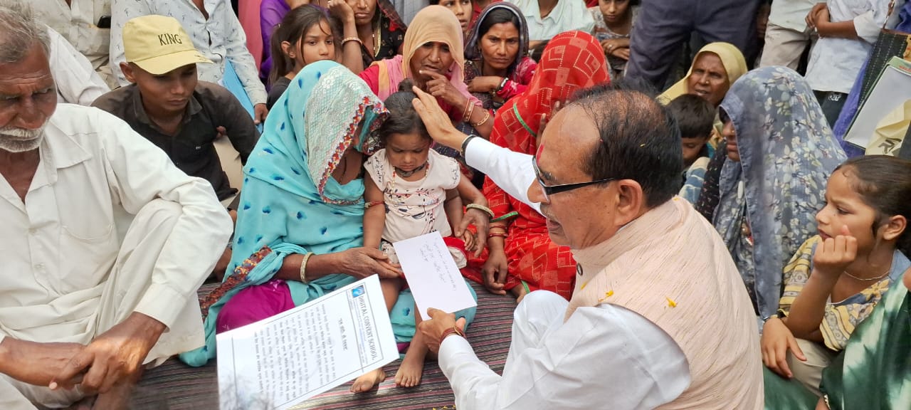 I have come as a member of the family to share the grief because sharing the grief would have reduced it: Shivraj Singh Chouhan