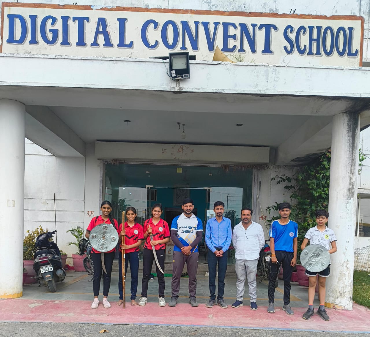 Khategaon Ki News: A team of children from Digital School left for Kerala to represent the Madhya Pradesh team in the National Kalaripayattu Competition.